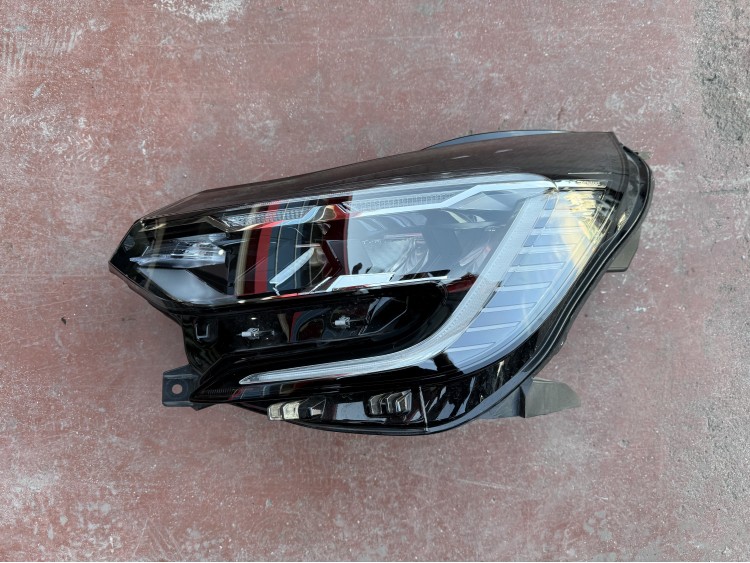 Renault Captur 2 Sol Ön Far İcon 260601693R