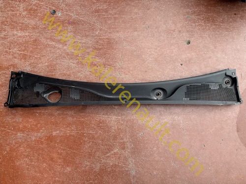 Renault Express 2 Ön Cam Izgarası 668119050R