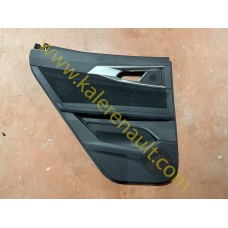 Renault Austral Sol Arka Kapı Döşemesi Alpine 829016598R Renault Austral Sol Arka Kapı Döşemesi Alpine 829016598R