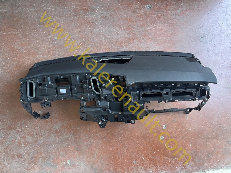 Renault Austral Komple Göğüs Torpido 681036904R 681008606R