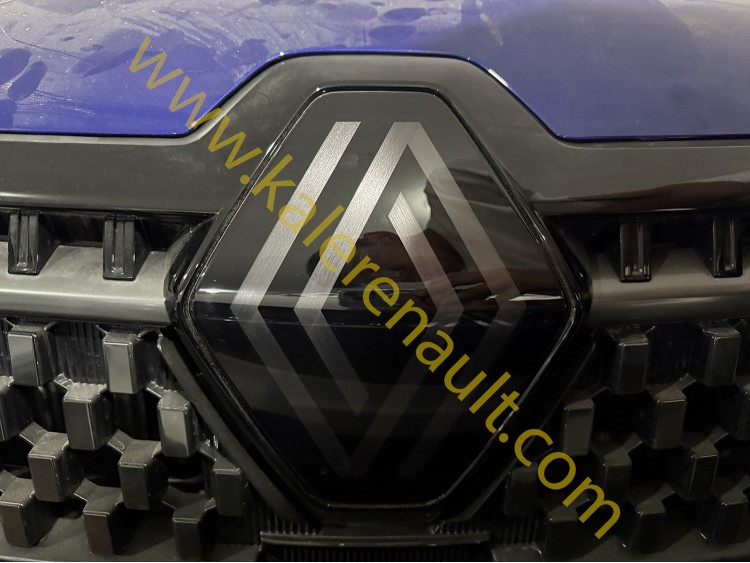 Renault Austral Ön Logo Amblem 628904641R