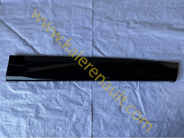 Renault Austral Sağ Ön Kapı Bandı 808203097R