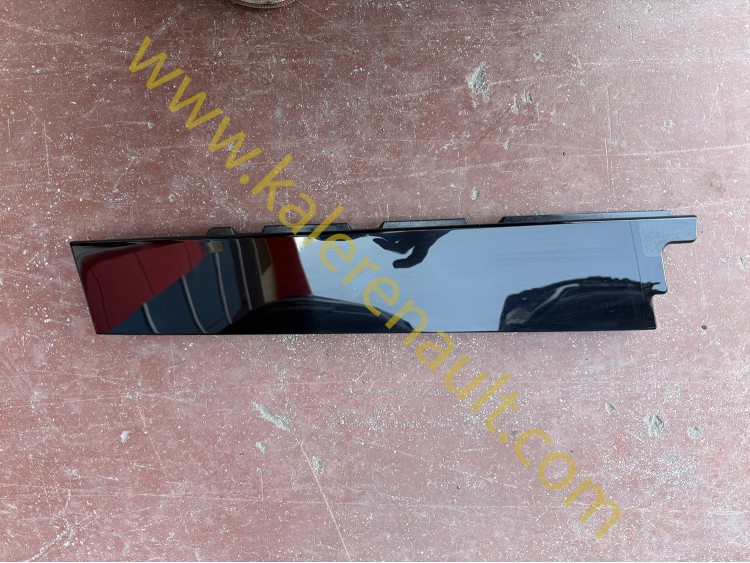 Renault Captur 2 Sol Arka Kapı Direk Kaplaması (Parlak Siyah) 822829912R 822839393R