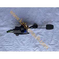 Renault Clio 4 Debriyaj Pedalı 465033381R Renault Clio 4 Debriyaj Pedalı 465033381R