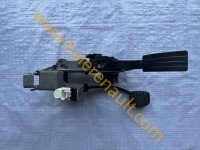 Renault Clio 4 Fren ve Gaz Pedalı 465013423R Renault Clio 4 Fren ve Gaz Pedalı 465013423R