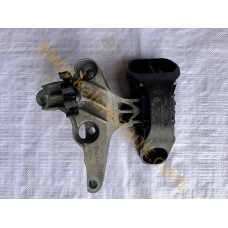 Renault Clio 4 1.5 dCi Sağ Motor Kulağı 112845638R Renault Clio 4 1.5 dCi Sağ Motor Kulağı 112845638R