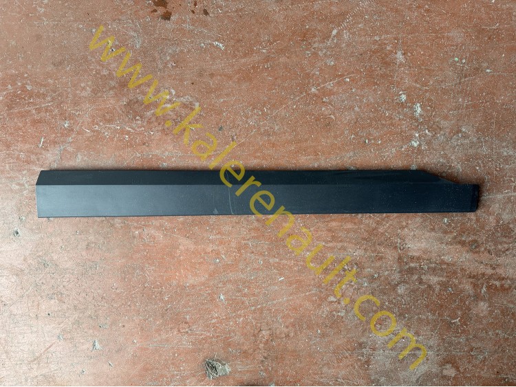 Renault Duster 3 Sağ Ön Kapı Bandı 808200915R