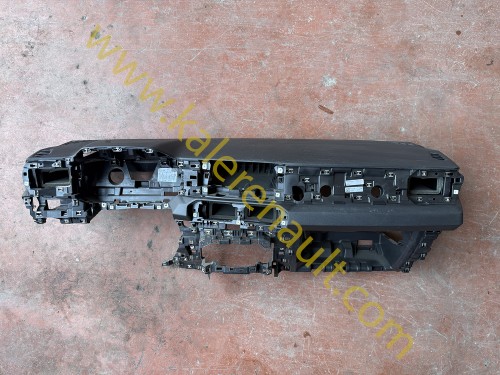 Renault Duster 3 Komple Göğüs Torpido 681034137R