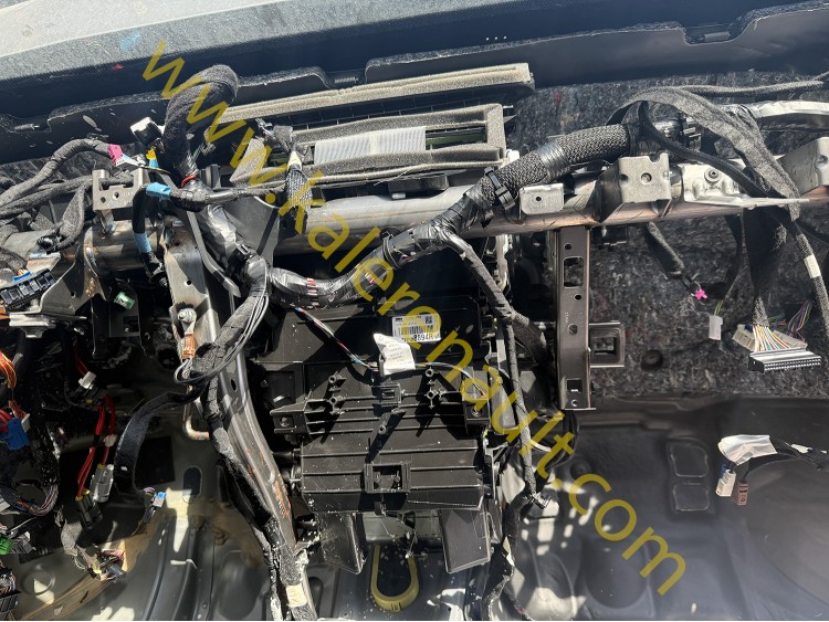 Renault Duster 3 Kalorifer Kutusu Kazanı 272108894R