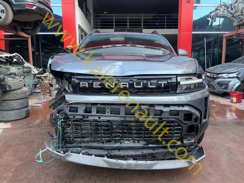 Renault Duster 3 Ön Cam 727128524R