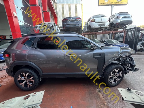 Renault Duster 3 Kesme Sağ Arka Çeyrek - Çamurluk Komple (Mineral Gri)