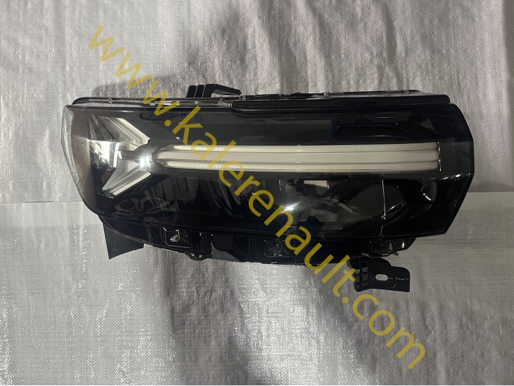 Renault Duster 3 Sağ Ön Far 260100444R
