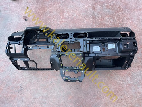 Dacia Duster 2 XJD Komple Göğüs Torpido 681008455R