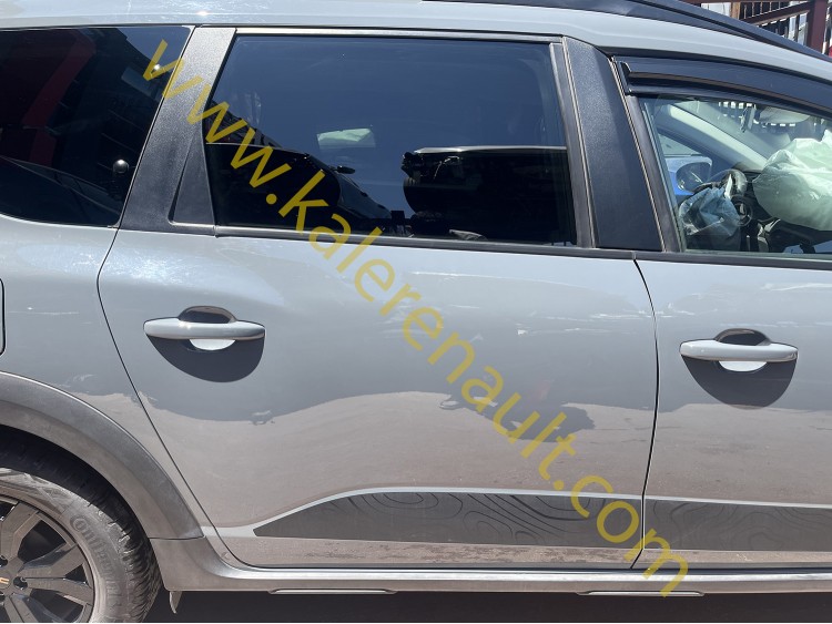 Dacia Jogger Sağ Arka Kapı Camı 823004728R