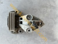 Renault Megane 3 1.5 dCi Sağ Motor Kulağı 112100020R Renault Megane 3 1.5 dCi Sağ Motor Kulağı 112100020R