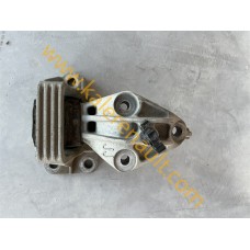 Renault Megane 3 1.5 dCi Sağ Motor Kulağı 112100020R Renault Megane 3 1.5 dCi Sağ Motor Kulağı 112100020R
