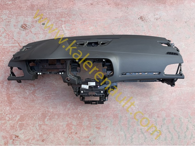 Renault Megane 4 Faz 2 Komple Göğüs Torpido Tuşlu 681007858R