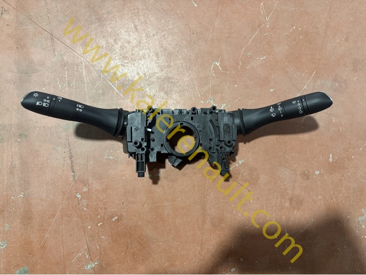 Renault Megane 4 Far Sinyal Kolu 255676445R