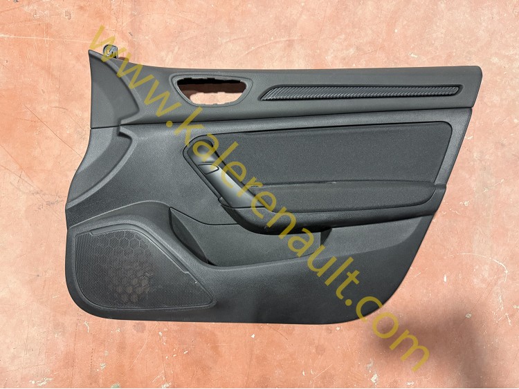 Renault Megane 4 Sağ Ön Kapı Döşemesi Joy 809003299R