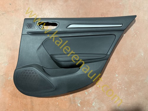 Renault Megane 4 Faz 2 Sağ Arka Kapı Döşemesi Icon 829A05591R