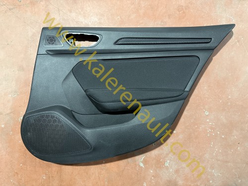 Renault Megane 4 Sağ Arka Kapı Döşemesi Joy 829A05302R