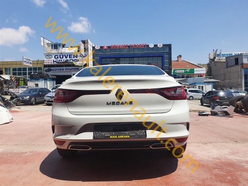 Renault Megane 4 Arka Tampon Faz 2 (Beyaz)