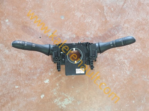 Renault Megane 4 Sağ ve Sol Sinyal Kolu 255678418R