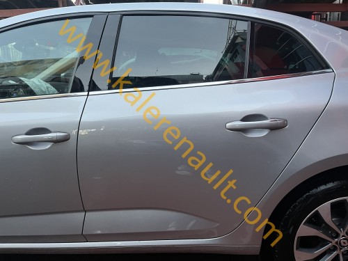 Renault Megane 4 Sol Arka Kapı (Arsenik Gri)