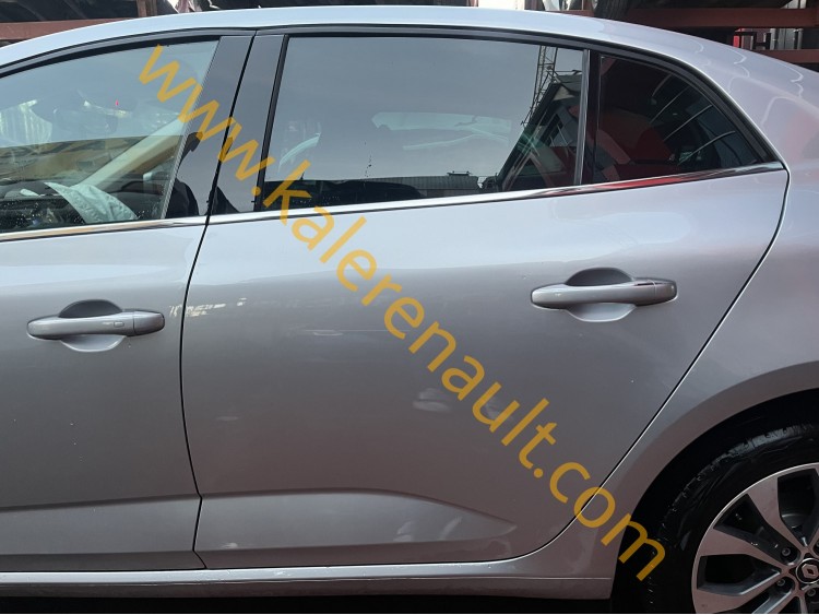 Renault Megane 4 Sol Arka Kapı (Arsenik Gri)
