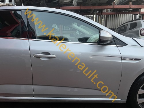 Renault Megane 4 Sağ Ön Kapı (Arsenik Gri)