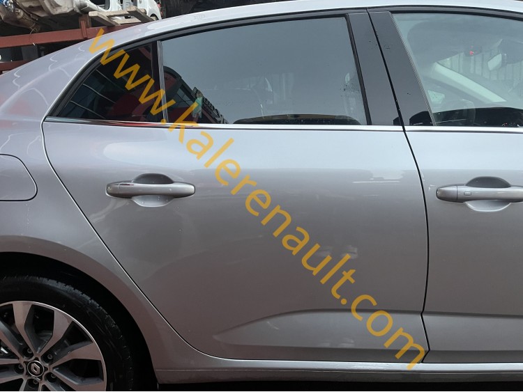 Renault Megane 4 Sağ Arka Kapı (Arsenik Gri)