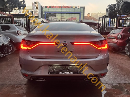Renault Megane 4 Arka Bagaj Kapağı (Arsenik Gri)