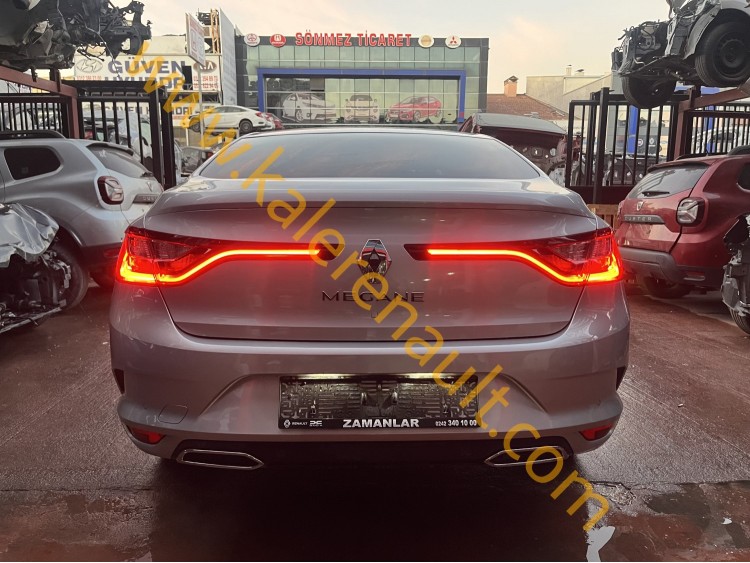 Renault Megane 4 Arka Bagaj Kapağı (Arsenik Gri)
