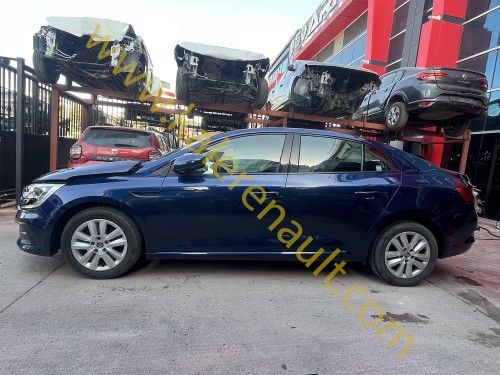 Renault Megane 4 Sol Üst Kapı Menteşesi Ön Arka 804015048R