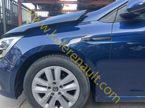 Renault Megane 4 Sol Ön Çamurluk (Cosmo Mavi)