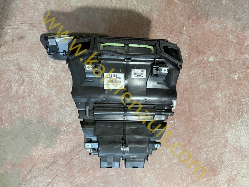 Renault Megane 4 Kalorifer Kutusu Kazanı 272708036R