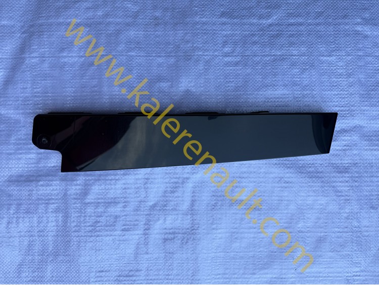 Renault Megane 4 Sağ Arka Kapı Direk Kaplaması 822834905R