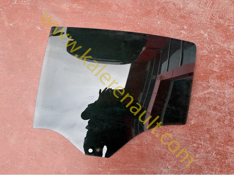 Renault Megane 4 Sol Arka Kapı Camı 823019299R