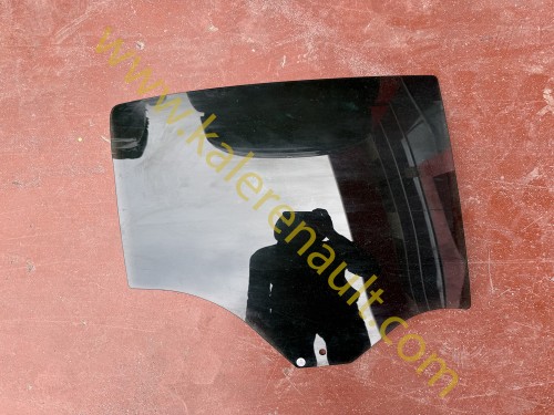 Renault Megane 4 Sağ Arka Kapı Camı 823006544R