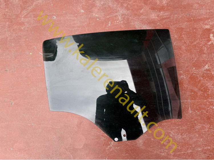 Renault Megane 4 Sağ Arka Kapı Camı 823006544R