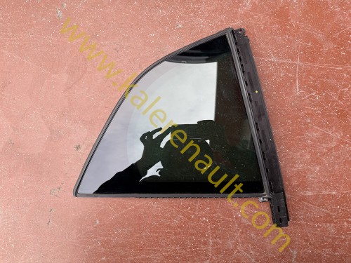 Renault Megane 4 Sağ Arka Kelebek Camı 822205562R
