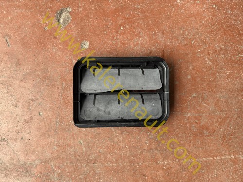 Renault Megane 4 Arka Havalandırma Izgarası 7700838358