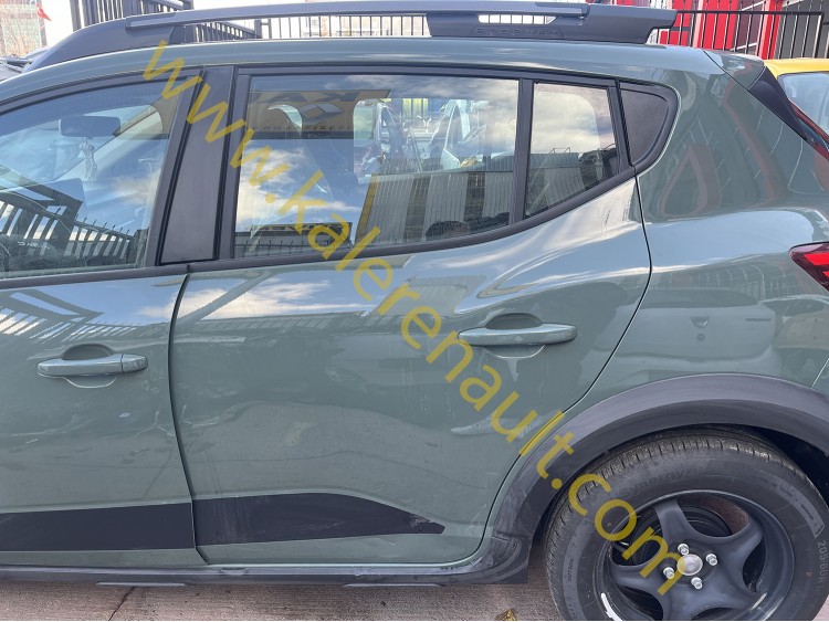 Dacia Sandero 3 Sol Arka Kapı (Haki Yeşil)