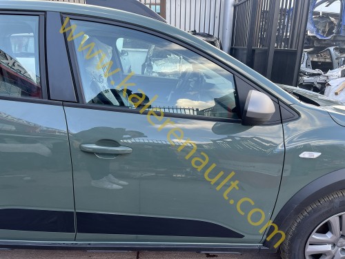Dacia Sandero 3 Sağ Ön Kapı (Haki Yeşil)