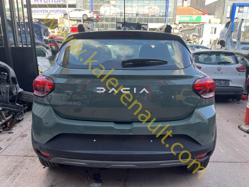 Dacia Sandero 3 Arka Bagaj Kapağı (Haki Yeşil)