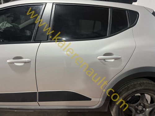 Dacia Sandero 3 Sol Arka Kapı (Ayışığı Gri)