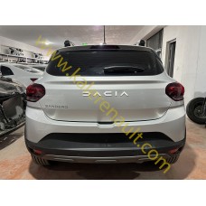 Dacia Sandero 3 Arka Bagaj Kapağı (Ayışığı Gri) 901008773R Dacia Sandero 3 Arka Bagaj Kapağı (Ayışığı Gri) 901008773R
