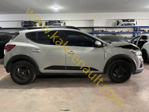 Dacia Sandero 3 Sağ - Sol - Ön - Arka Marşpiyel Kesme (Ayışığı Gri)