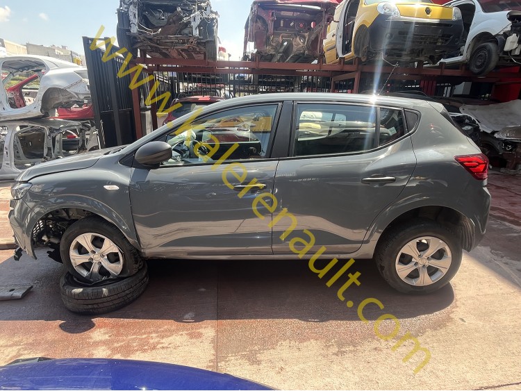 Dacia Sandero 3 Sol Ön Kapı (Duman Gri)