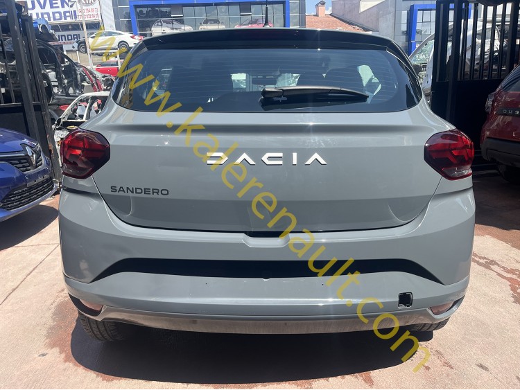 Dacia Sandero 3 Arka Bagaj Kapağı (Duman Gri)